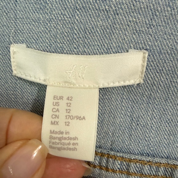 H&M Denim Jacket classic blue front side pockets size 12 - Picture 5 of 8